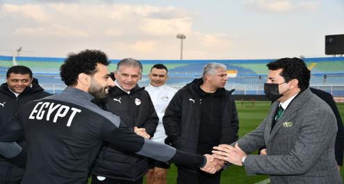 وزير الرياضة يحضر مران المنتخب.. ويؤكد على ثقته في بلوغ المونديال